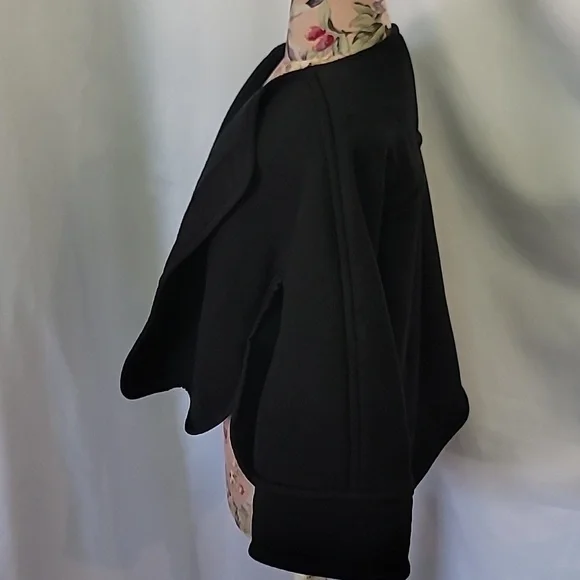 KIT & ACE Concordia Heavy Cape Cotton Wrap - Picture 5 of 8